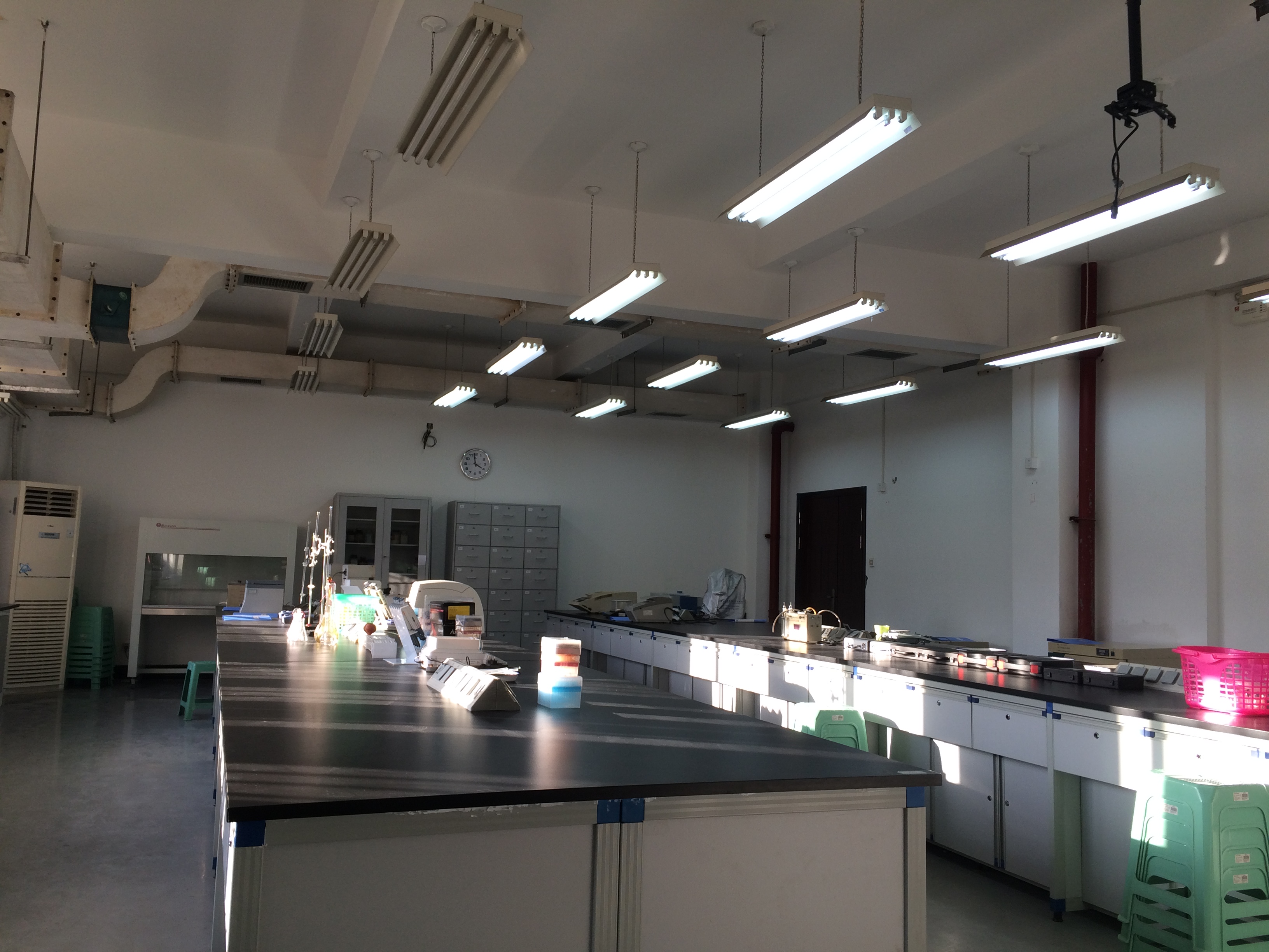 本科生毕业实训实验室